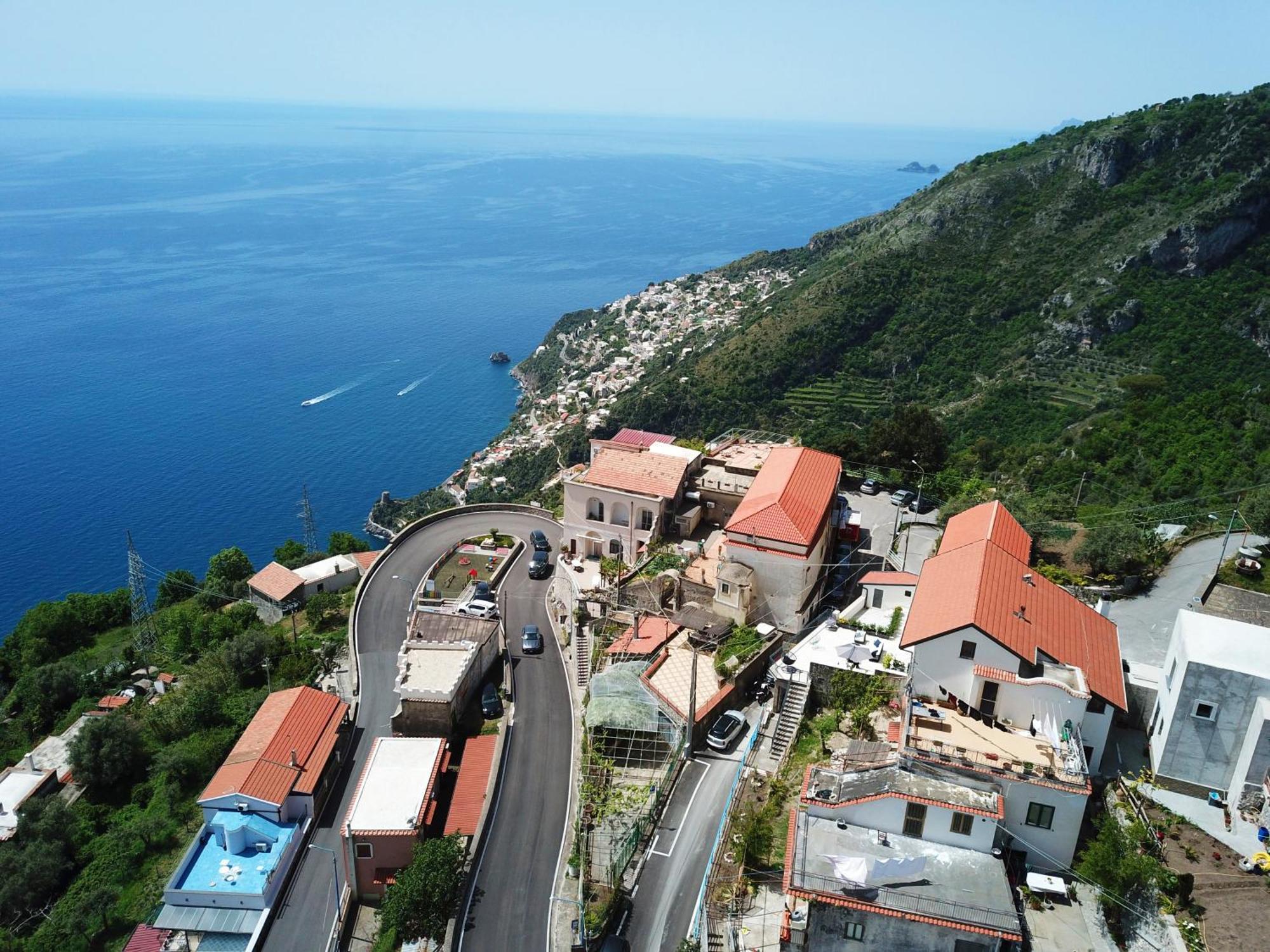 B&B Blue View Furore Exterior photo